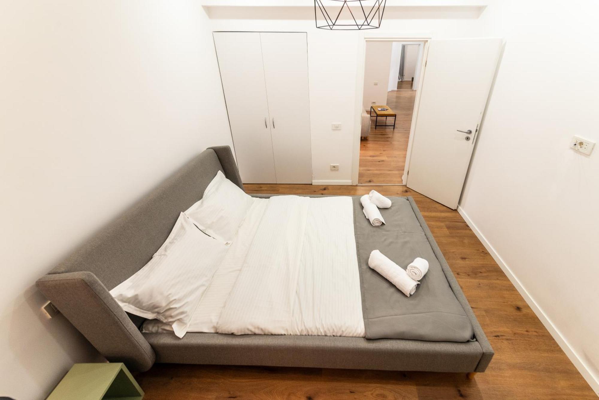 Ultracentral Spacious Apartment 4Br Bucharest Luaran gambar