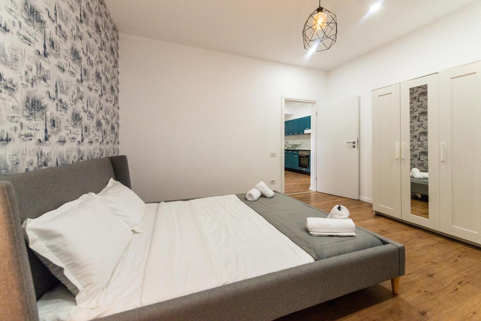 Ultracentral Spacious Apartment 4Br Bucharest Luaran gambar